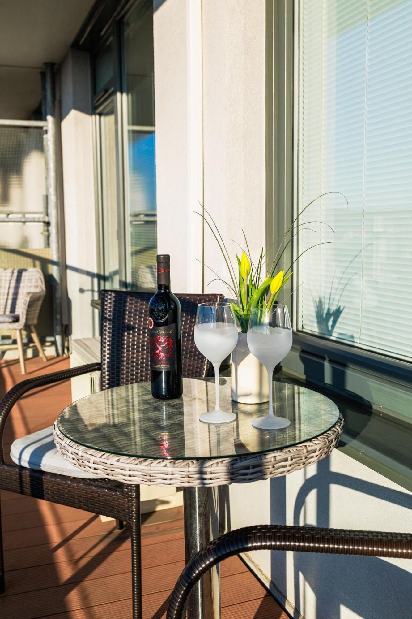 Sunny Apartment With Amazing Terrace On The 13Th Floor Near City Center Bratislava Eksteriør billede