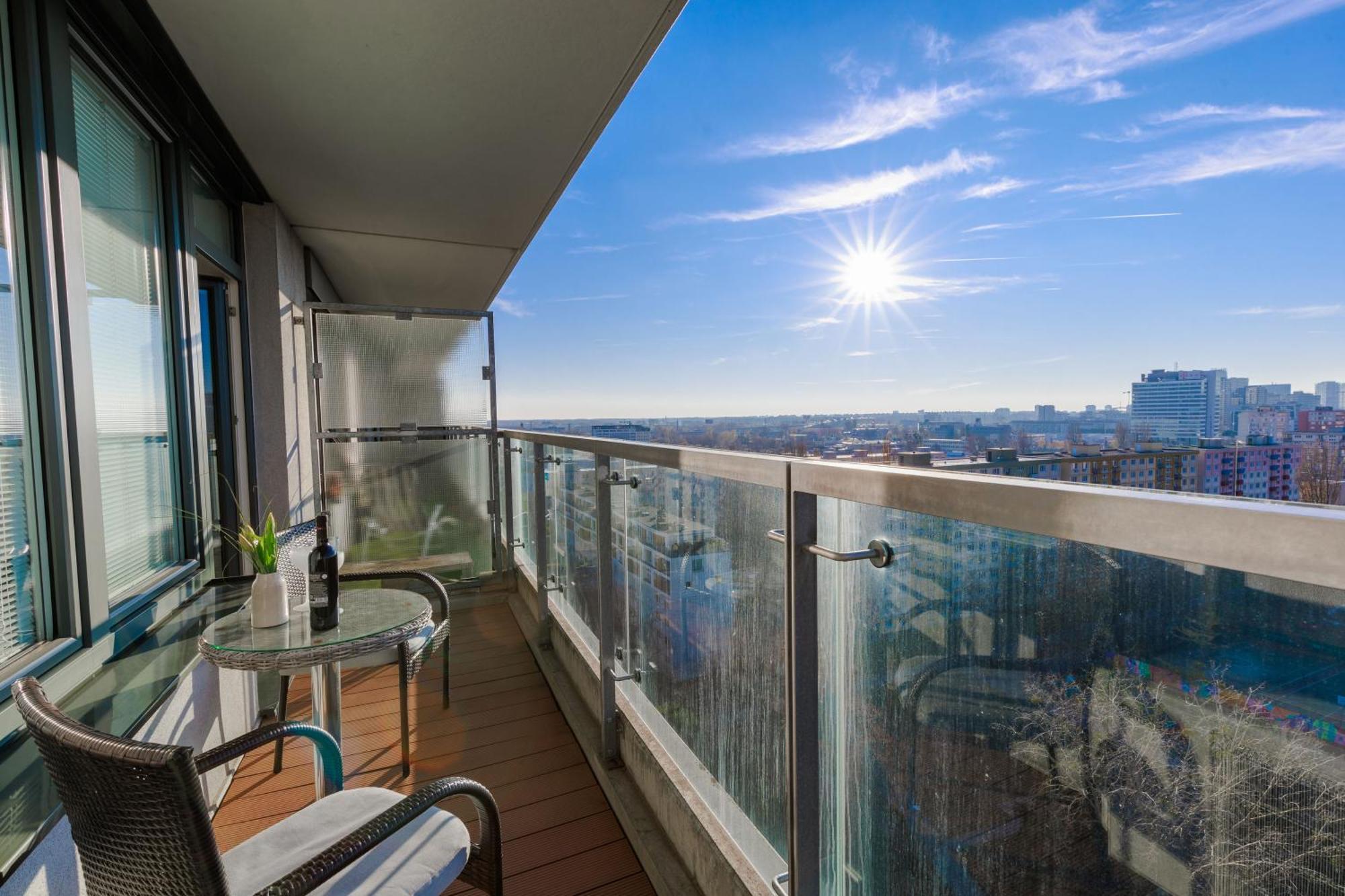 Sunny Apartment With Amazing Terrace On The 13Th Floor Near City Center Bratislava Eksteriør billede
